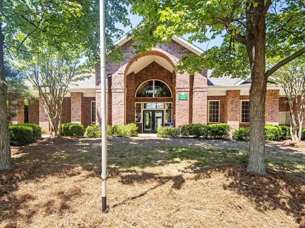 Laurel Pointe