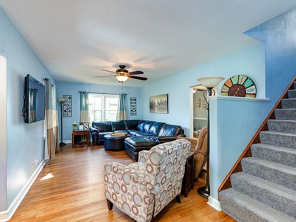 4th image of 3208 21st Ave