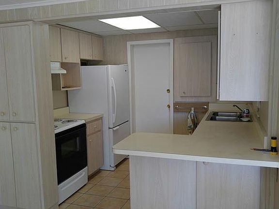 3rd image of 370 W Langsner St