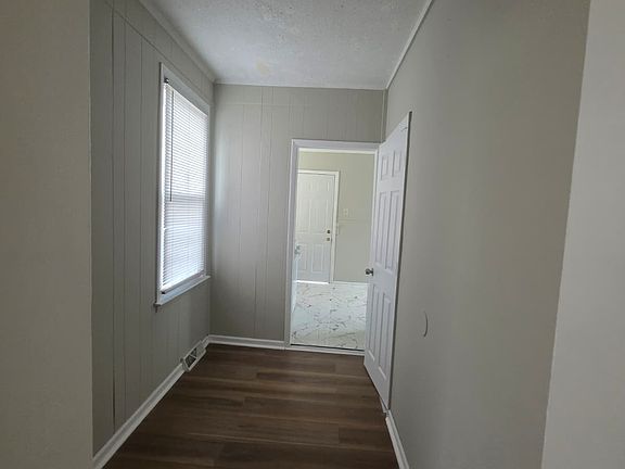 3rd image of 387 Blatchley Ave #1