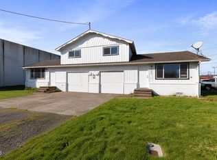 1025/1033 NE Avery St, Newport, OR 97365