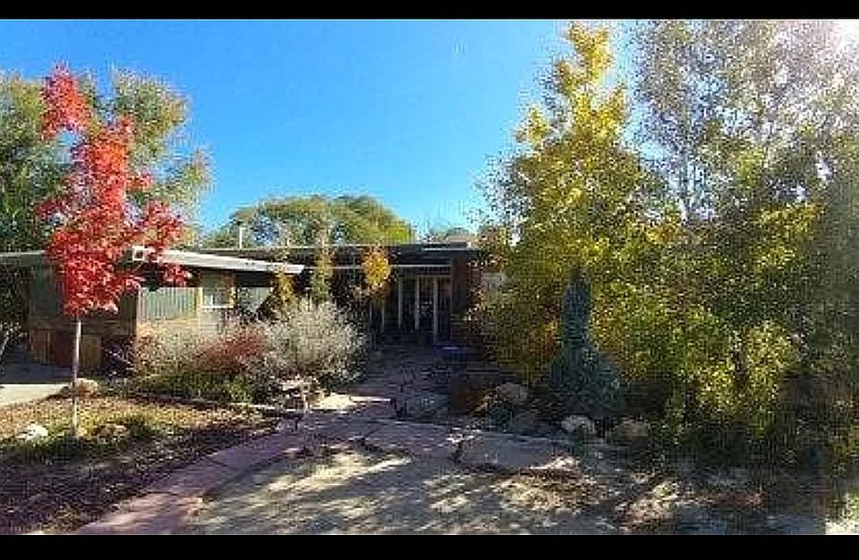 1st image of 904 Deer Trail St