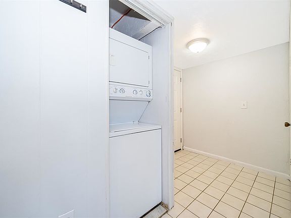 5th image of 20104 Sandalwood Dr #104