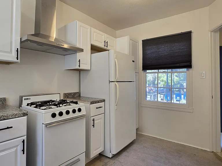 1608 Silver Lake Blvd — Photo 8