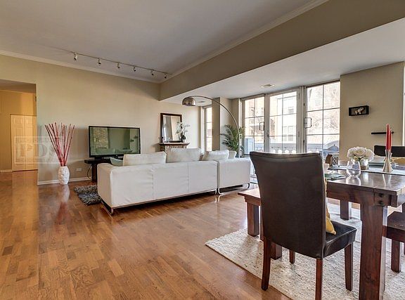 5th image of 2762 N Lincoln Ave APT 306