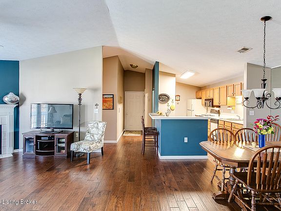 4th image of 1301 Swan Pointe Blvd Unit 202