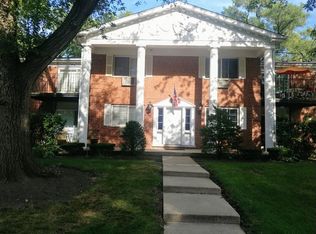 111 N Lincoln Ln APT 1B, Arlington Heights, IL 60004