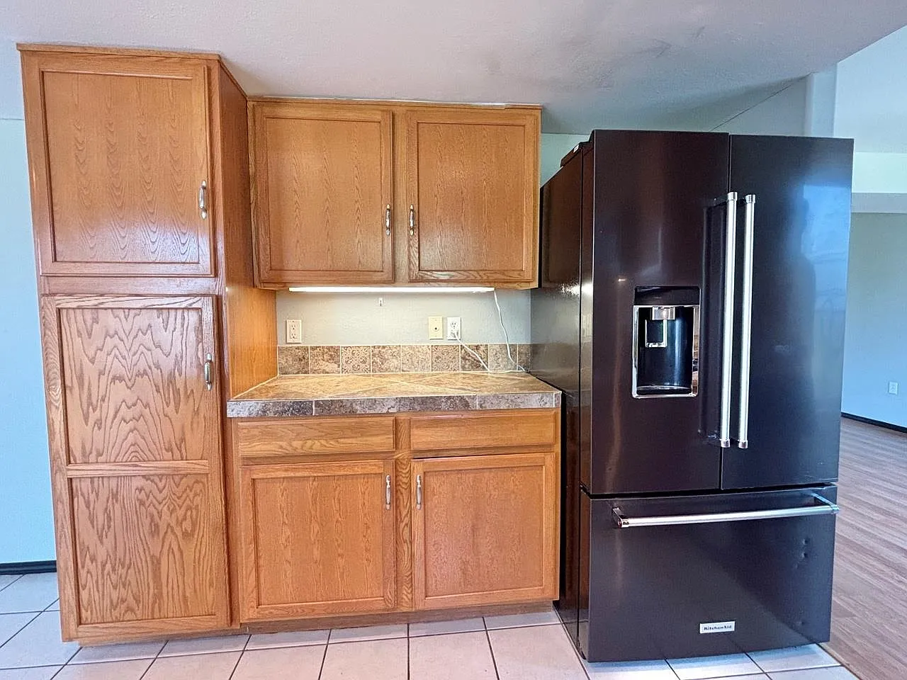 4 bed, 2056 sqft, $2,695 — Photo 3