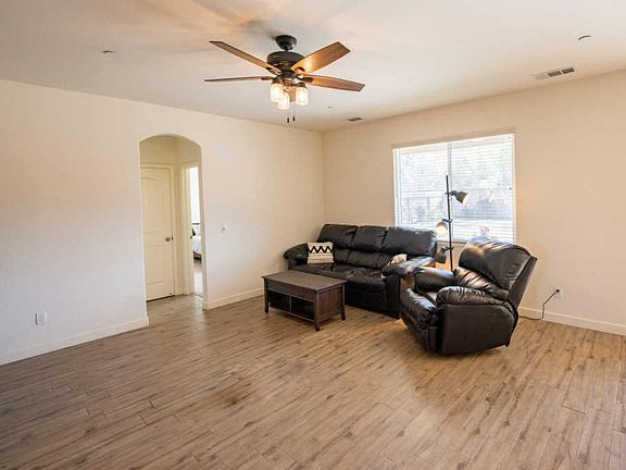 3rd image of 2948 S Sheridan Ct