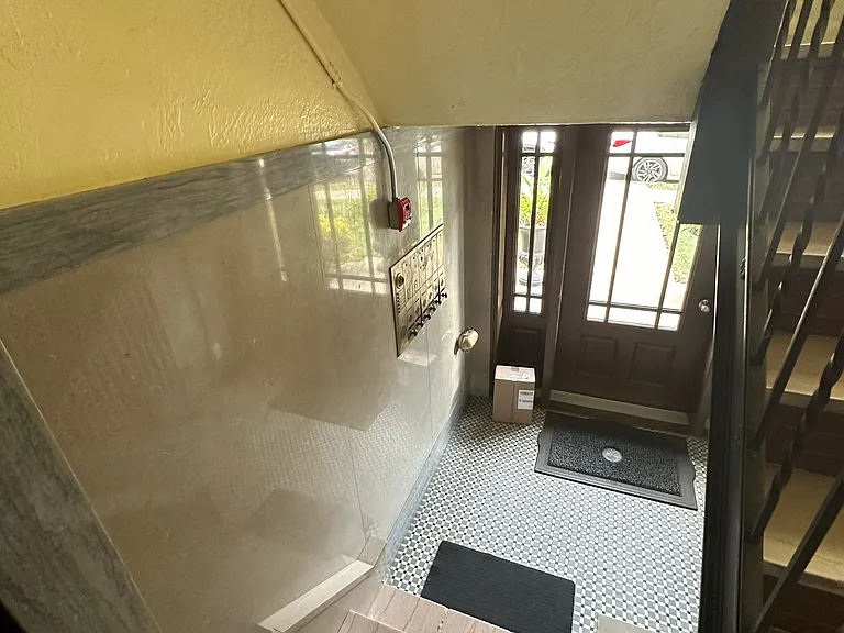 312 McCully St #1 — Photo 11