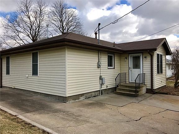 3rd image of 206 S Park Lane Dr