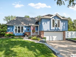 4823 N 113th St, Omaha, NE 68164
