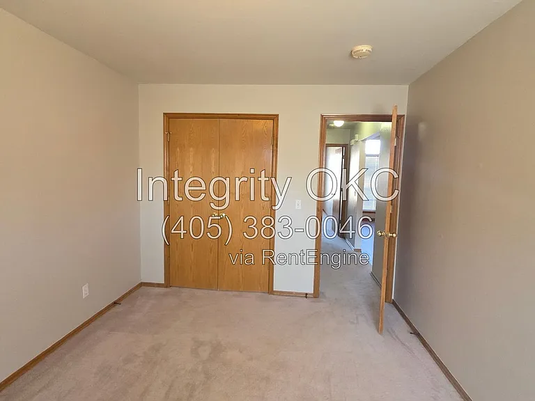6820 NW 135th Cir — Photo 7