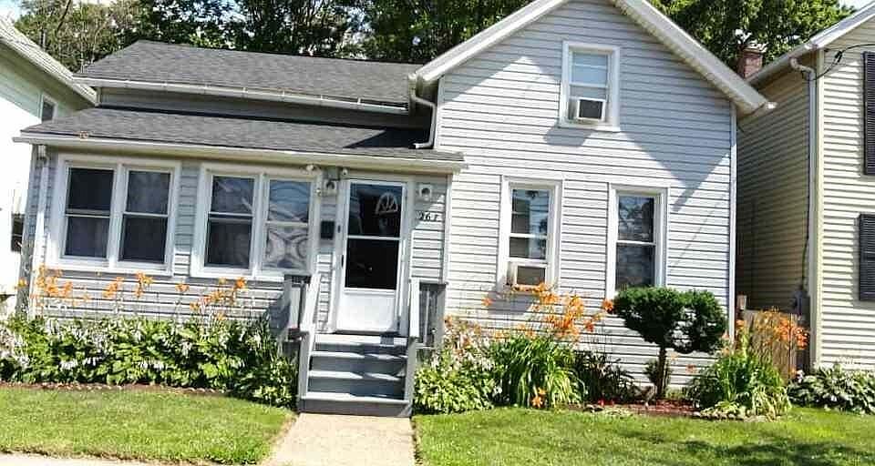 1st image of 267 Lake Shore Dr E