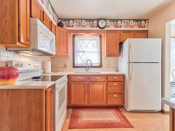 4th image of 7899 Owens Dr