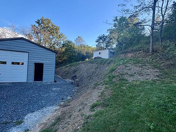 4th image of 9139 Cumberland Rd