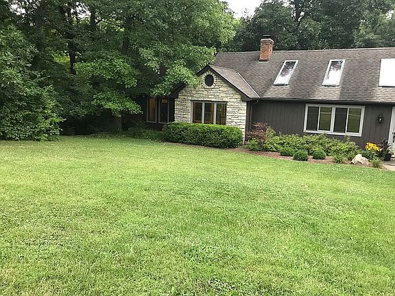 2nd image of 1734 Cornelius Ln