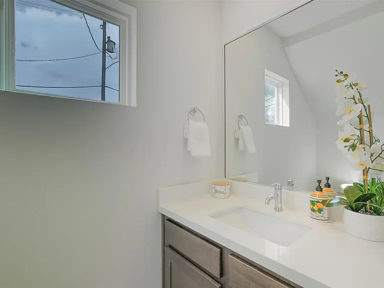 603 Press St — Photo 12