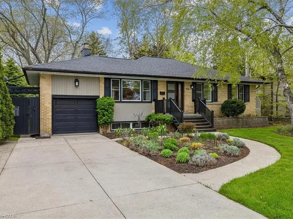 316 River Side Dr, Oakville, ON L6K 3N4