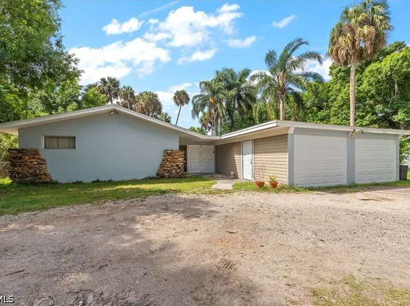 319 W Mariana Ave, North Fort Myers, FL 33903