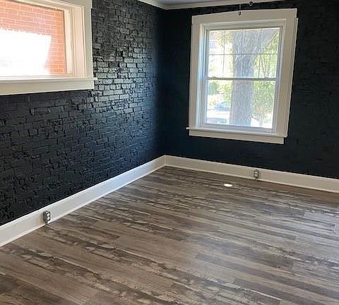 4th image of 4037 Russell Blvd