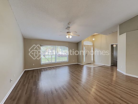3rd image of 311 Colony Ct
