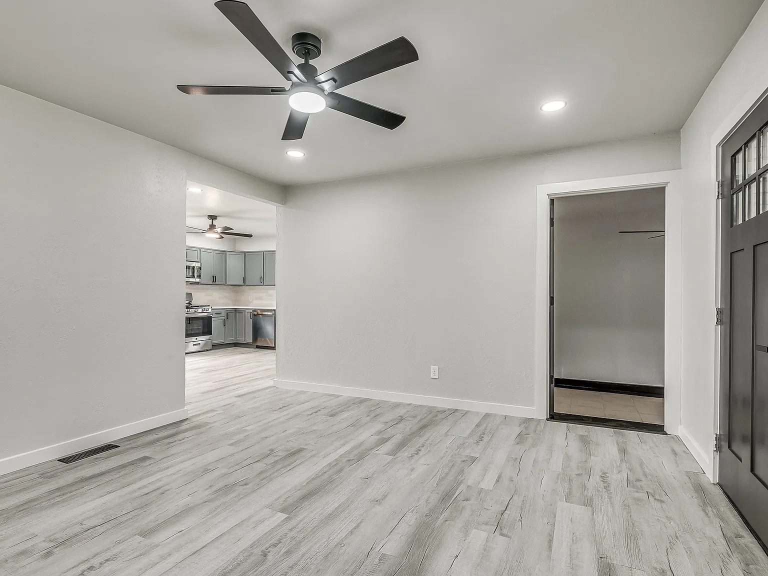 3501 Elizabeth St — Photo 4