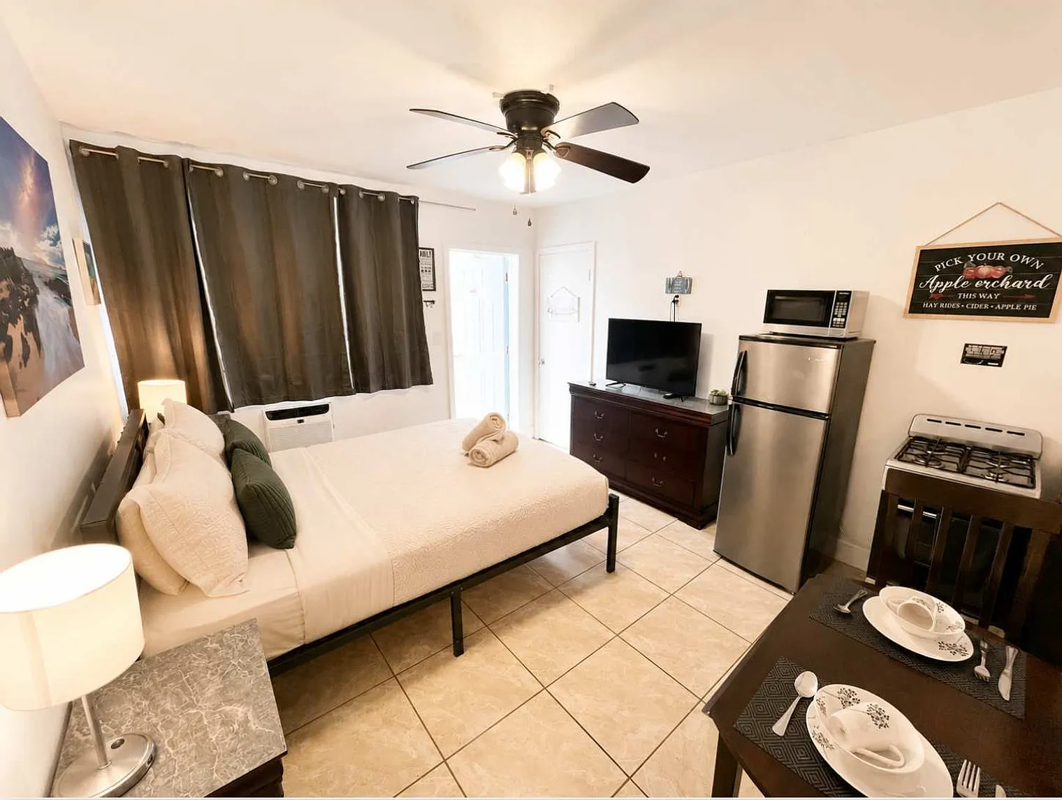 Studio, 1.0 bath, 344 sqft, $2,272 — Photo 2