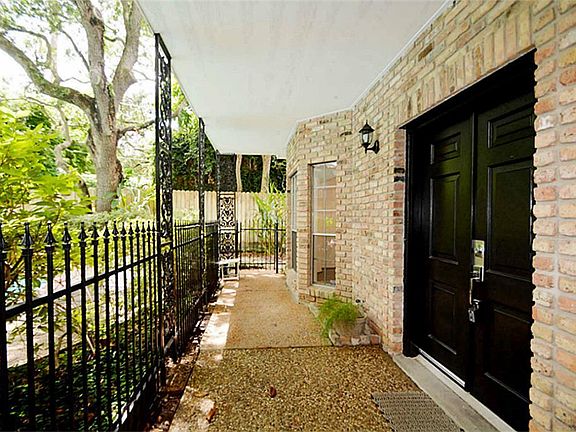3rd image of 7935 Woodway Dr #B