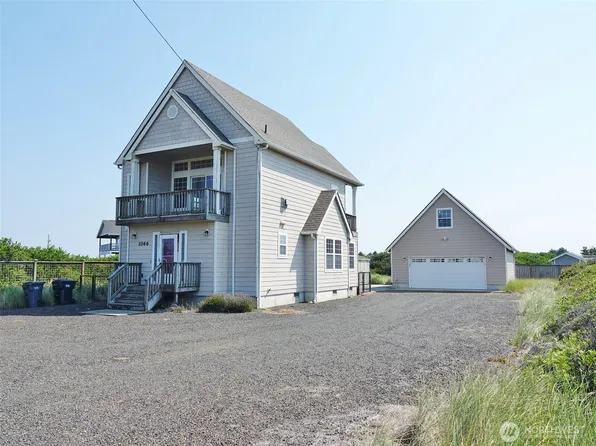 1066 Ocean Shores Boulevard SW, Ocean Shores, WA 98569