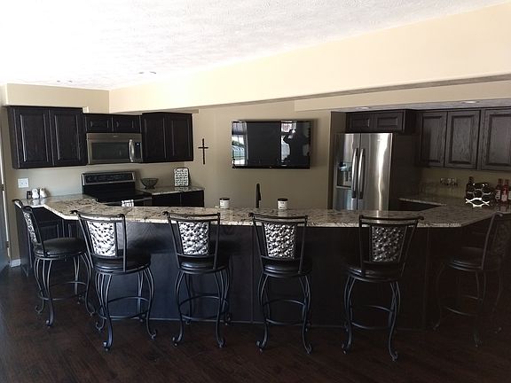 Lower Level Bar/Kitchen