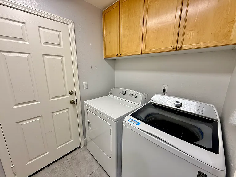 4238 Diavila Ave — Photo 28