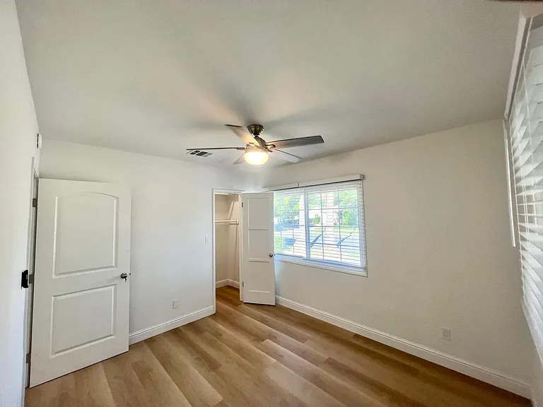 7721 Chimineas Ave — Photo 15