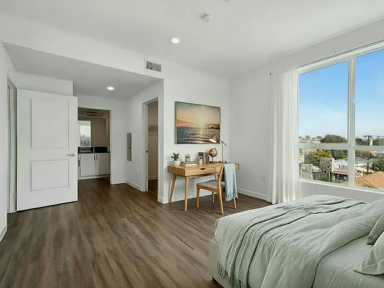 Cloud Nine Luxury Apartments — Photo 17