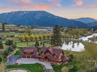 30 Sawmill Ln, Garden Valley, ID 83622