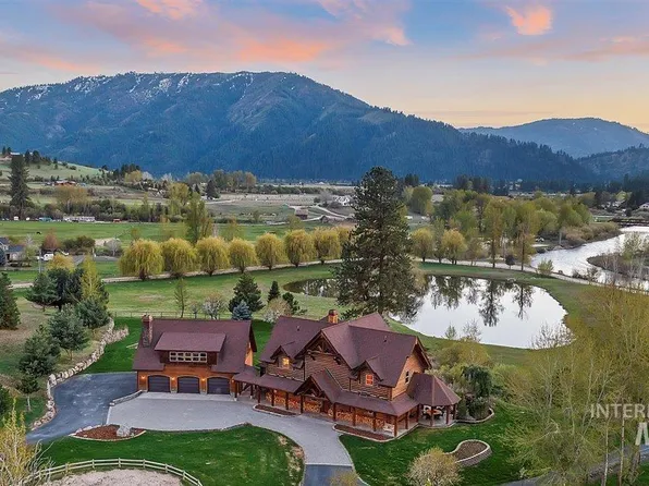 30 Sawmill Ln, Garden Valley, ID 83622