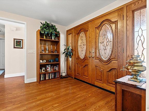 3rd image of 6722 Fairfield Drive