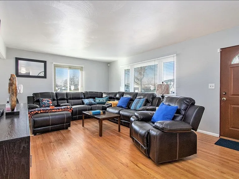 2740 Kettering Dr — Photo 5