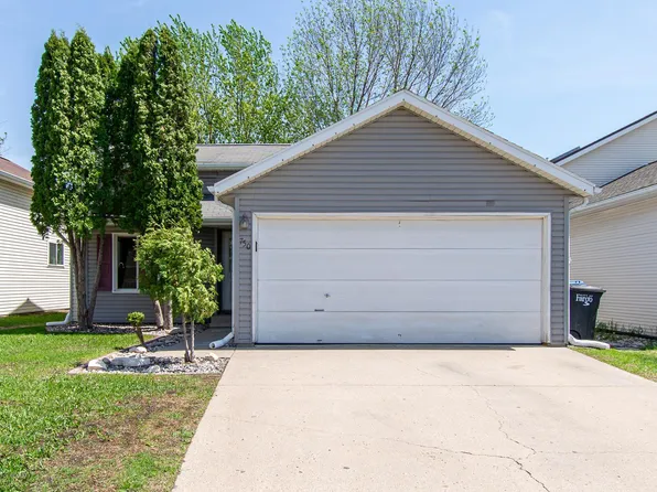 750 47 1/2 St S, Fargo, ND 58103