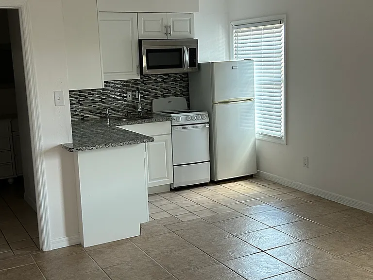 610 Georgetown Dr #10 — Photo 1
