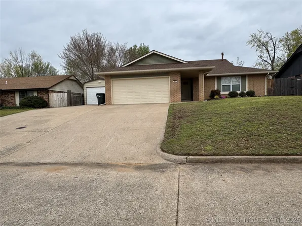819 N Boyd Cir, Sapulpa, OK 74066