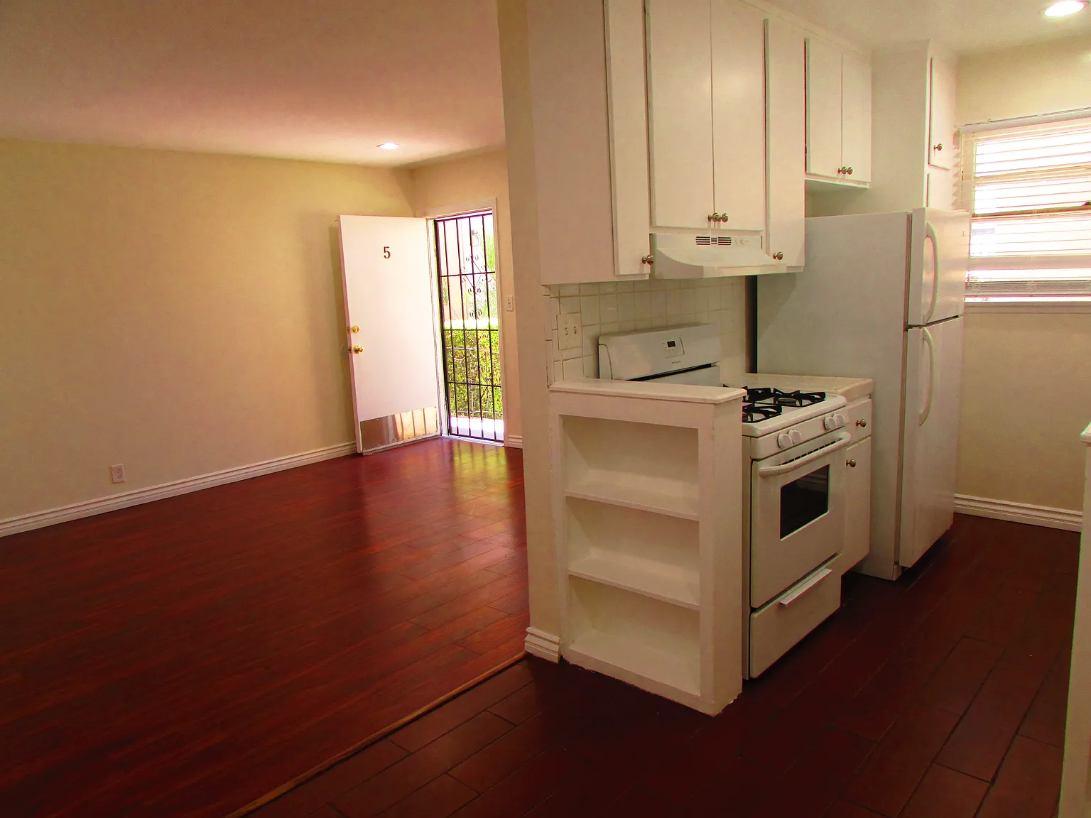 1 bed, 600 sqft, $1,950 — Photo 3
