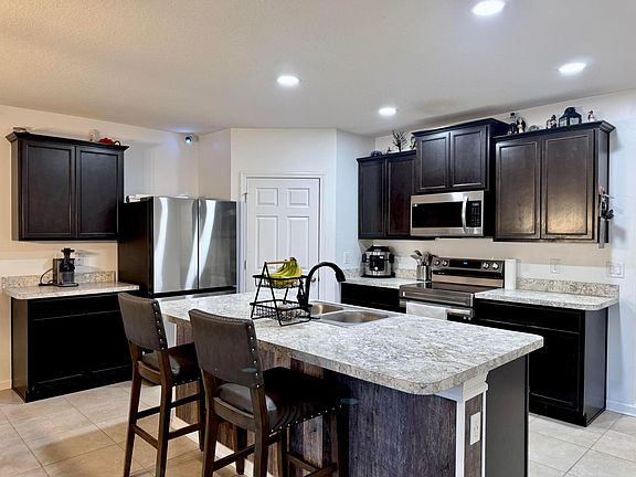 5th image of 519 SW Aster Road