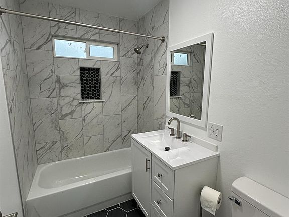 5th image of 4554 N Manila Ave