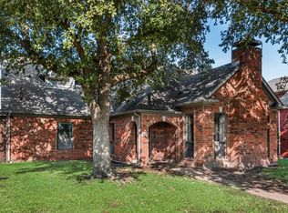 321 Hunters Creek Dr, Mesquite, TX 75150
