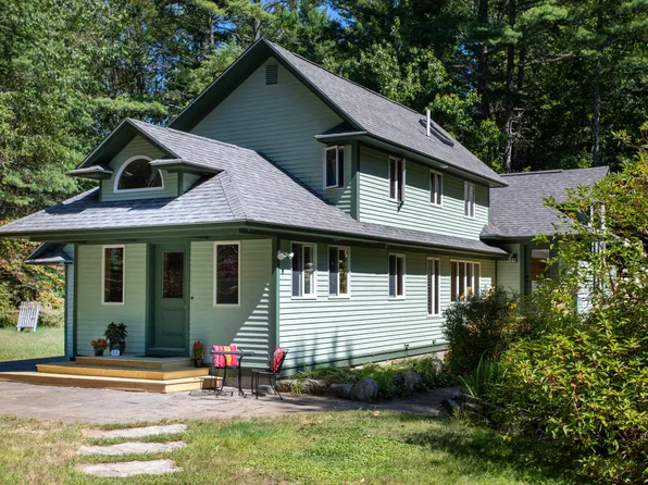 81 North Village Road, York, ME 03902