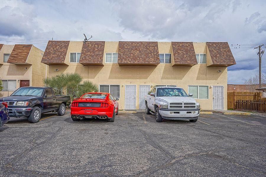 1st image of 176 Monte Largo Dr NE