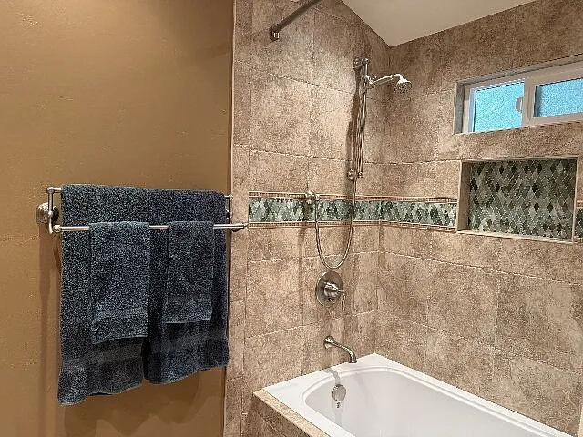 7118 El Fuerte St — Photo 34