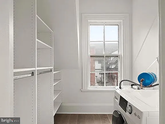 1308 State St #6 — Photo 8
