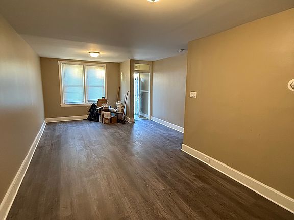3rd image of 304 Porter St